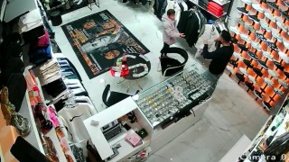 Babasına doğum günü hediyesi için 100 TL ile mağazaya girdi, mutluluğu Türkiyenin mutluluğu oldu