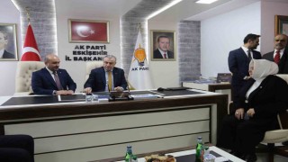 Bakan Bak AK Parti Eskişehir İl Başkanlığını ziyaret etti