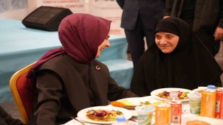 Bakan Göktaş, Karsta şehit yakınlarıyla gönül sofrasında buluştu