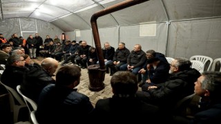 Bakan Yerlikaya, Yalovada şehit polis Yasin Koçyiğitin ailesini ziyaret etti