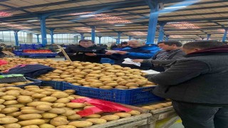 Balıkesir Büyükşehir Belediyesi pazar yerlerini denetliyor