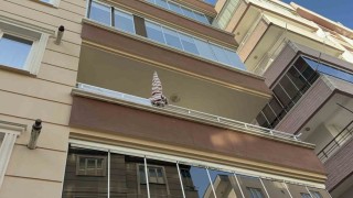 Balkondan düşen yaşlı kadın hayatını kaybetti