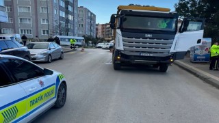 Bandırmada dehşet, hafriyat kamyonu kadını 10 metre sürükledi