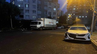 Başakşehirde park halindeyken freni boşalan tır 5 araca çarptı: 2 araç kullanılamaz hale geldi