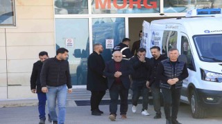 Başından vurulmuş halde eşi tarafından hastaneye götürülen kadın hayatını kaybetti