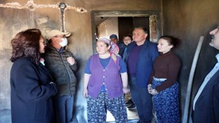 Başkan Aras Köksal yangında evleri hasar gören aileyi ziyaret etti