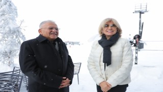 Başkan Büyükkılıç, eski Başbakan Tansu Çillere Erciyesi tanıttı