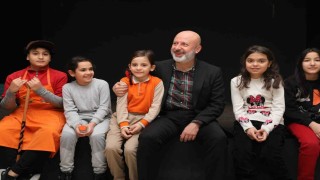 Başkan Çolakbayrakdar: Evlatlarımız tatilde eğlenirken öğreniyor