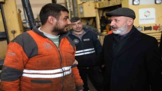 Başkan Çolakbayrakdar: Şehrimizin ihtiyaçlarını fabrika gibi çalışan kendi atölyelerimizde üretiyoruz