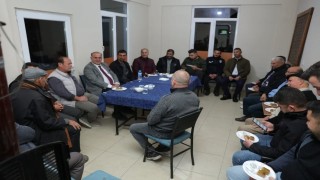 Başkan Kaya, kahvehanede vatandaşlarla buluştu