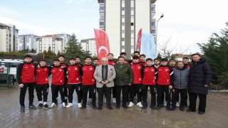 Başkan Şadi Özdemire Kızılcıklıda çocuklardan kaykay park talebi geldi