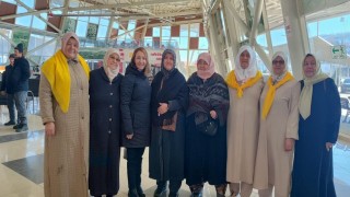 Başkan Tekin umre yolcularını dualarla uğurladı