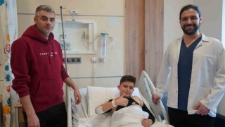 Batmanda ameliyat edilen hastanın bel kemikleri çıkarılıp tekrar takıldı