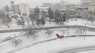 Batmanda bir ilçede eğitime kar tatili