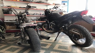 Bayburtta motosiklet kullanıcılarına ve motokuryelere kar engeli