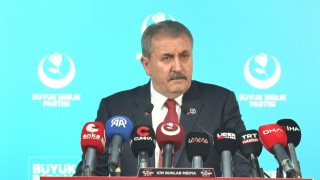 BBP Genel Başkanı Destici: Venezueladaki operasyonun tek nedeni çökme sinyalleri veren ABD ekonomisine nefes aldırmak