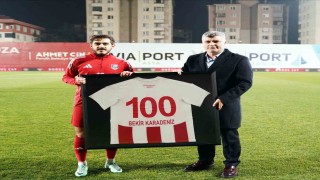 Bekir Karadeniz, Pendiksporda 100. maçına çıktı