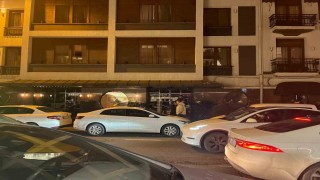 Beşiktaşta bir otele jandarma ekipleri tarafından gece saatlerinde operasyon düzenlendi. Ekiplerin çalışmaları sürüyor.