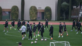Beşiktaşta devre arası çalışmalarını Antalyada sürdürüyor