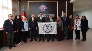 BEUN Tıp Fakültesine Erişilebilirlik Belgesi ve Erişilebilirlik Logolu Bayrak takdim edildi