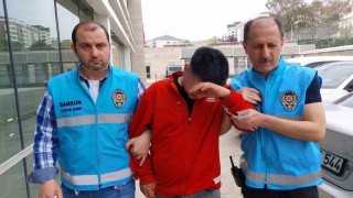 Bıçakla dehşet saçan 17 yaşındaki sanığın yargılanmasına başlandı