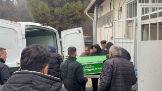 Bıçaklı kavgada öldürülen gencin cenazesi yakınlarına teslim edildi