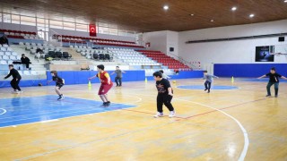 Bilecikte basketbol spor okulları antrenmanları sürüyor