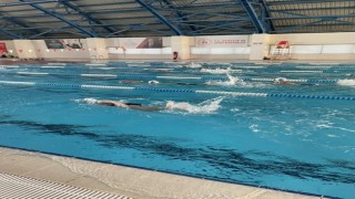 Bilecikte spor okulları yüzme antrenmanları yoğun tempoyla sürüyor