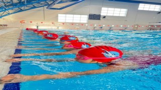 Bilecikte spor okullarında yüzme antrenmanları aralıksız sürüyor