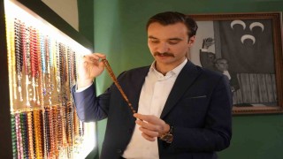 Bir merakla başladı, şimdi tespih yapabilmek için iki gününü harcıyor