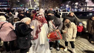 Birbirinden ilginç kostümlerle Kalandar geleneği yaşatıldı