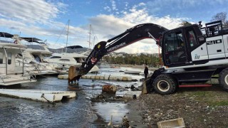 Bodrumda 100 tekne koydan kaldırıldı