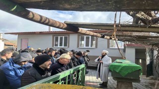 Boğularak öldürülen kadın son yolculuğuna uğurlandı