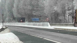Bolu Dağında yollar açık, kar yağışı ise tipi şeklinde