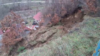 Boluda heyelan nedeniyle 3 ev boşaltıldı