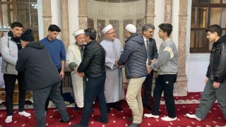 Boluda Miraç Kandilinde vatandaşlar camilere akın etti