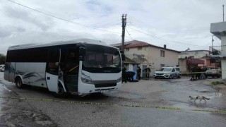 Boşanma aşamasındaki karısını sokak ortasında öldürdü