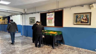Bu okulda manav var, görevli yok