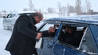Bünyan Belediyesi kar mesaisindekilerin içini ısıttı