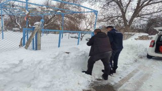 Bünyanda sokak hayvanlarına mama desteği