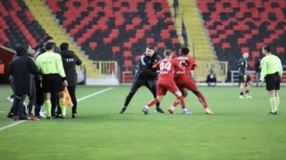 Burak Yılmaz: Futbol kamuoyu ve tüm hakemlerimizden özür diliyorum