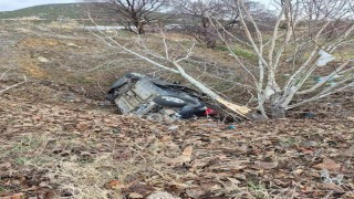Burdurda otomobil şarampole devrildi: 4 yaralı