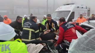 Burdurda yoğun siste zincirleme kaza: 1i ağır 2 yaralı