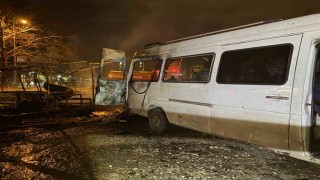 Bursa korkutan yangın: Baraka ve minibüs alev topuna döndü