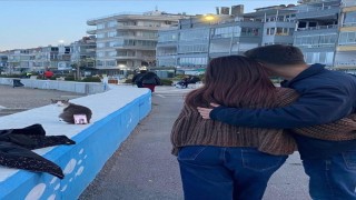 Bursa sahilinde ilginç fotoğraf çözümü: Tripod yerine kedi kullandılar