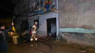 Bursada 2 katlı evde çıkan yangın korkuttu