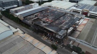 Bursada gece alevlere teslim olan fabrika sabahın ilk ışıklarıyla havadan görüntülendi