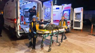 Bursada motosiklet yayalara çarptı: 1i ağır 2 yaralı