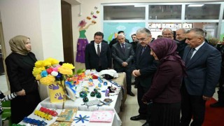 Bursada öğrencilerin karne heyecanı