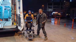 Bursada otomobiller kafa kafaya çarpıştı: 3 yaralı